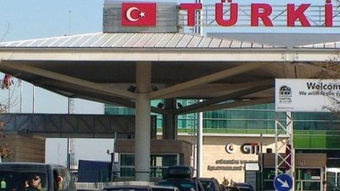 Турция закрывает сухопутные границы с Болгарией