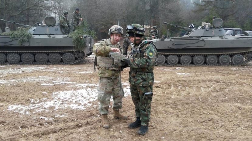 Военнослужащие Сухопутных войск Болгарии принимают участие в болгаро-американских учениях