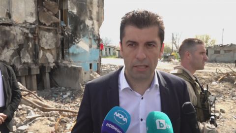 Премьер Петков: Болгария должна оказать военную помощь Украине