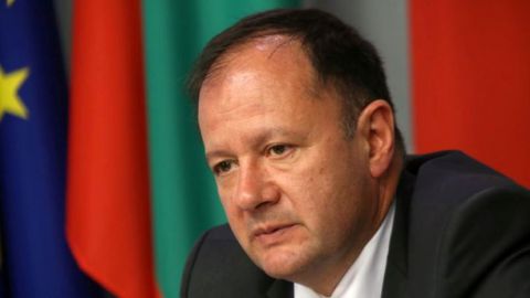 Михаил Миков