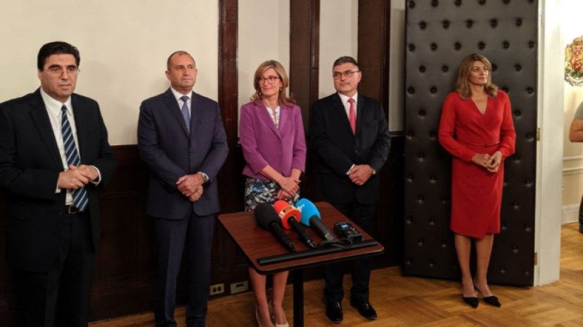 Президент Радев призвал болгар возвращаться из США