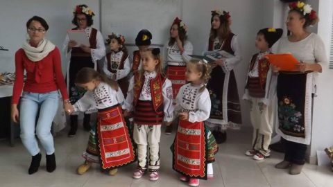 Болгарская школа воссоздает уголок родины для соотечественников в испанском городе Аликанте