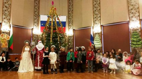 В российском консульстве в Варне прошла Новогодняя елка