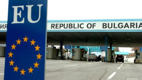 Евростат: Чаще всего вид на жительство в Болгарии получают россияне, украинцы и турки