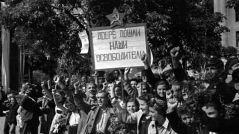 ВЗГЛЯД: В Совфеде призвали дать жесткий ответ на заявление Болгарии о «щитах Советской армии»