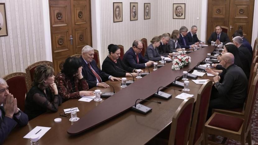 Президент Болгарии встретился с членами Национального комитета чествования 140-летия Освобождения