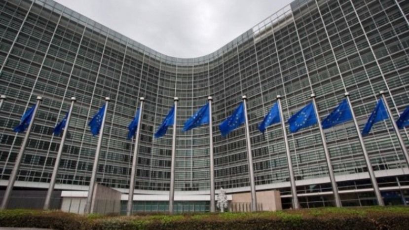 Еврокомиссия настаивает на прекращении выдачи Болгарией паспортов за инвестиции