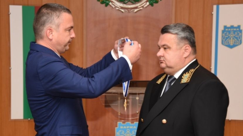 Мэр Варны наградил генерального консула России