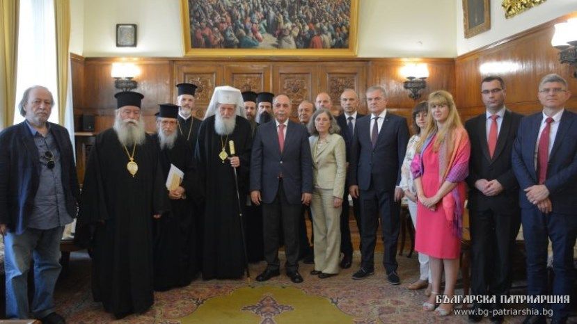 Священный синод БПЦ наградил бывшего посла Болгарии в России орденом «Св. Кирилла и Мефодия»