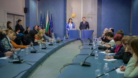Глава МИД Болгарии: Постараемся создать максимально простые условия выдачи виз российским туристам