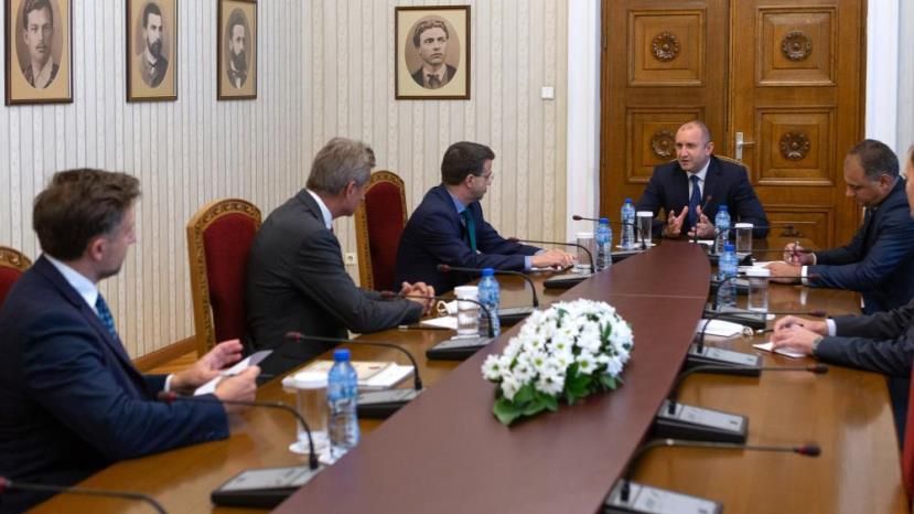 Президент Болгарии обсудил с американскими представителями увеличение инвестиции