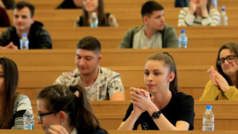 87% молодых болгар видят свое будущее в Болгарии