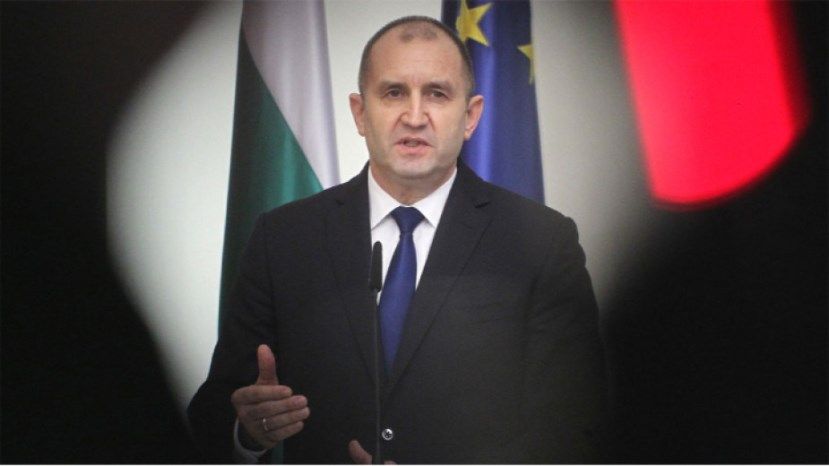 БНР: Президент Радев видит мрачную ситуацию в Болгарии, он ожидает досрочных выборов