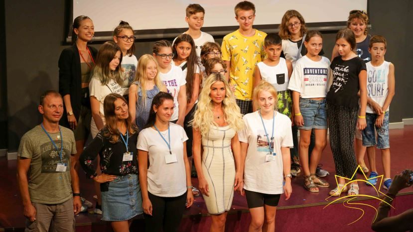 Популярная Звезда российской эстрады открыла Фестивальную смену «Звёзды в Камчии»!
