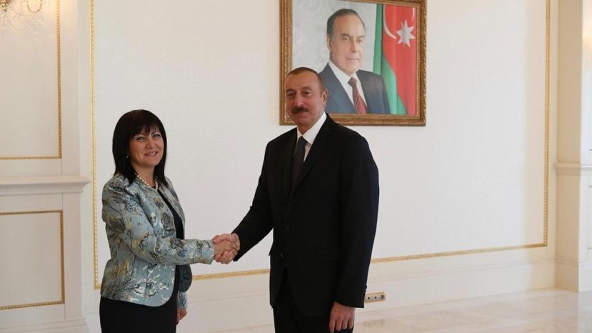 Председатель парламента Болгарии встретилась с президентом Азербайджана