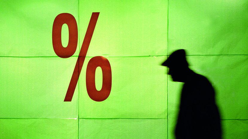 Една трета от българите очакват икономически трудности през 2017 г.