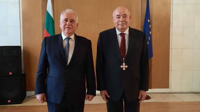 Президент Болгарии наградил Михаила Швыдкого орденом Святых Кирилла и Мефодия