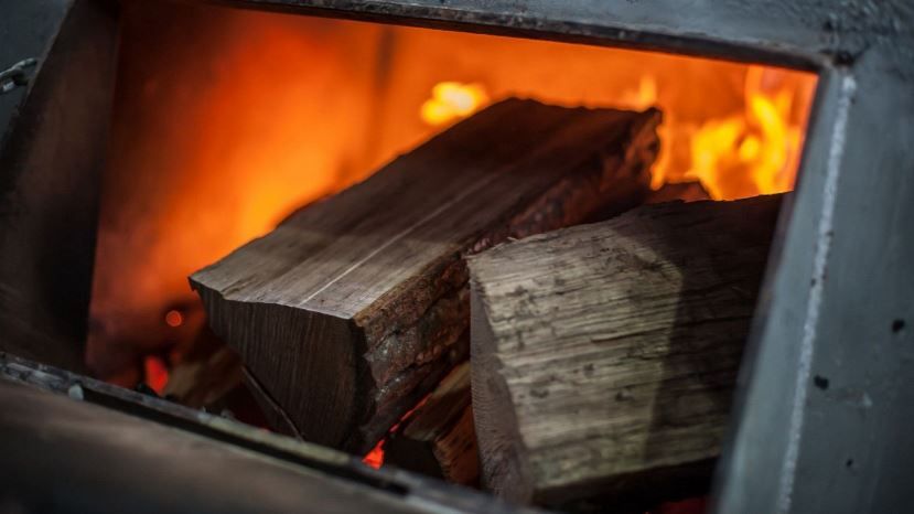 54% болгар отапливают свои дома дровами или углем