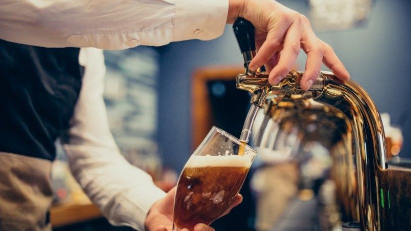 Проучване: Всеки втори българин пие бира поне веднъж седмично
