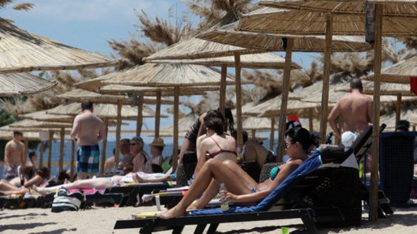 Прогнозите за 11% ръст на летния туризъм са преувеличени, твърдят туроператори