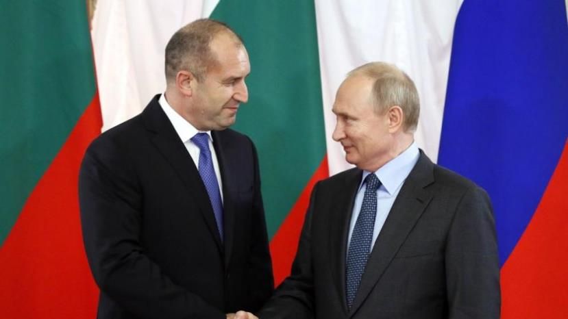 Путин поздравил Румена Радева с переизбранием на пост президента Болгарии