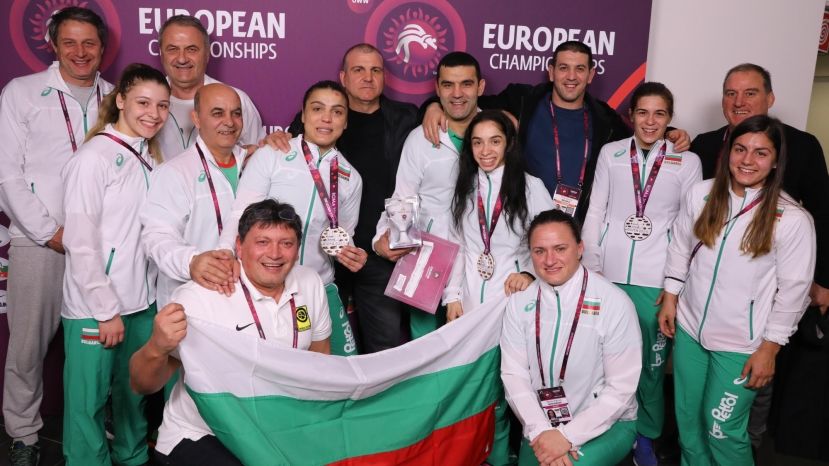 Сборная Болгарии заняла второе место в общекомандном зачете чемпионата Европы по борьбе