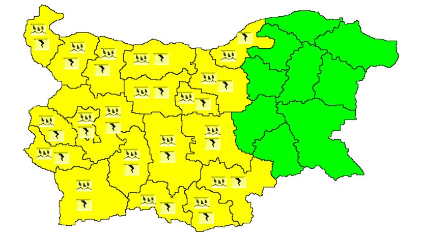 Из-за дождей и гроз в 19 областях Болгарии объявлен «желтый» уровень опасности