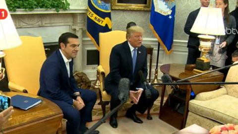 Трамп обсудил с Ципрасом поставки СПГ из США в Грецию и Болгарию