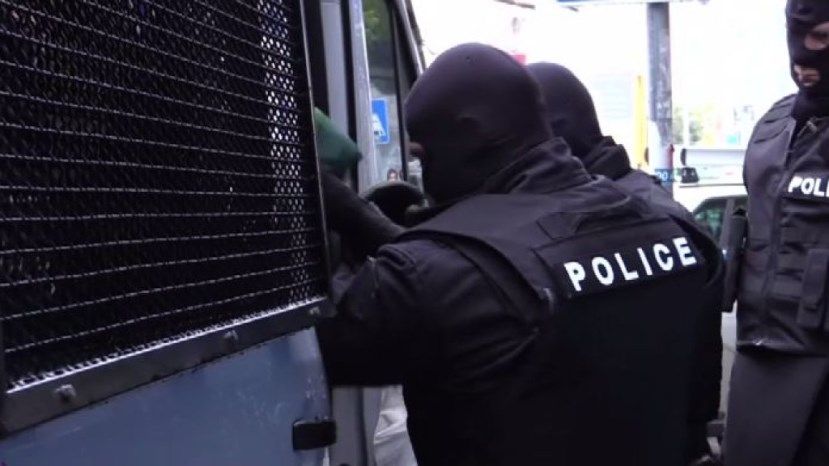 При полицейской операции против распространения наркотиков в Бургасе задержано 10 человек