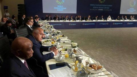 Премьер Болгарии: Помощь при гуманитарных кризисах не может заменить политических решений