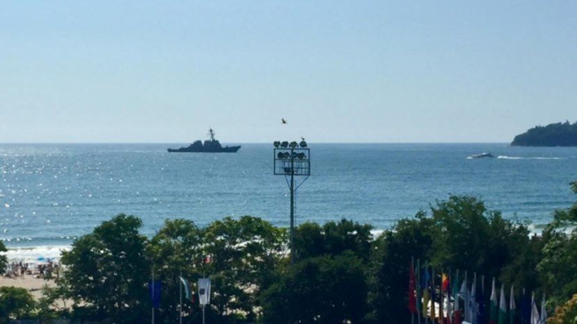На празднование 140-летия ВМС Болгарии в Варну прибыл эсминец USS Porter