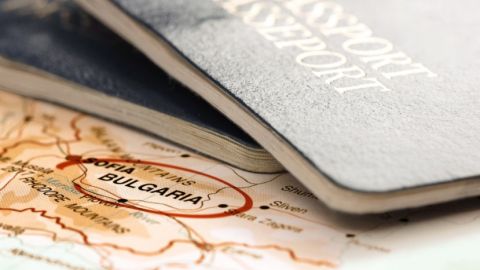 България ще спре да продава гражданство след критика от Брюксел