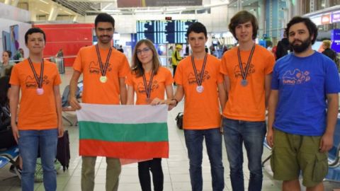 Болгарские школьники завоевали пять медалей на Европейской олимпиаде по физике