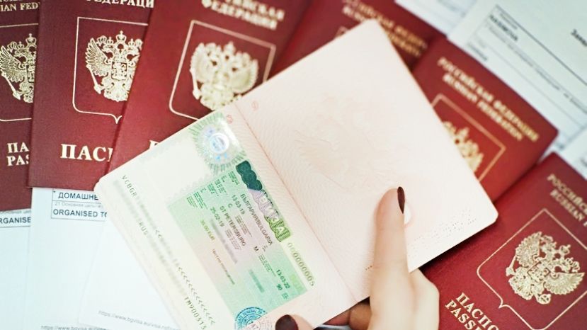 МИД Болгарии пояснил, когда возобновят выдачу россиянам туристических виз