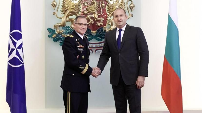Президент Болгарии призвал модернизировать армию согласно стандартам НАТО во имя безопасности своих граждан