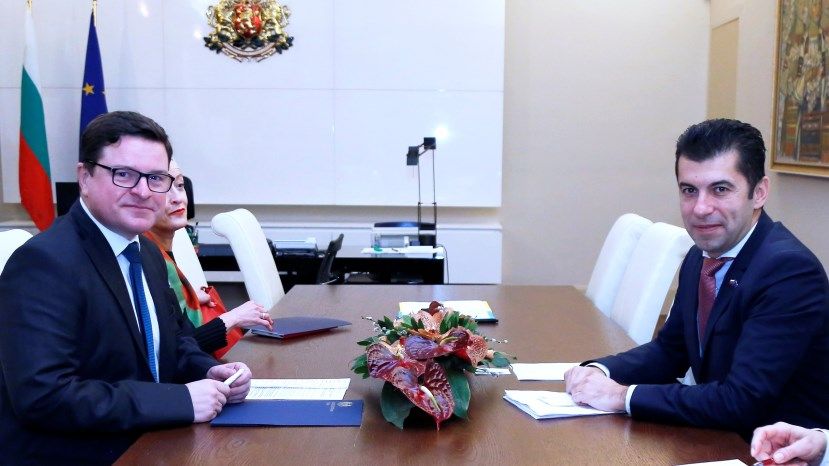 Премьер-министр Болгарии обсудил с послом Великобритании текущие вопросы