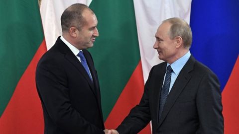 Neue Zürcher Zeitung (Швейцария): Болгария считается троянским конем России. Но последнее время этот конь все чаще взбрыкивает