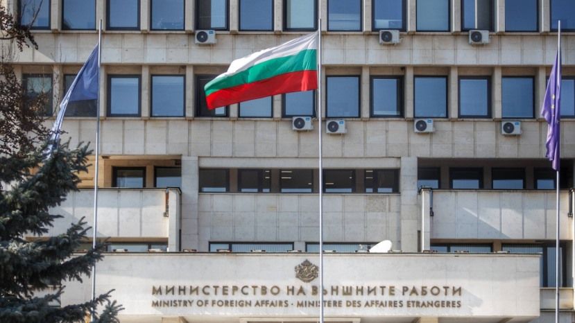 МИД Болгарии выразил протест Северной Македонии в связи с осквернением флага страны