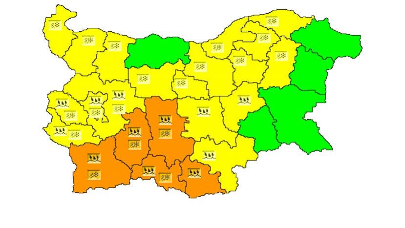 Оранжев код за валежи от дъжд и сняг е обявен в 5 области, жълт код е в сила за 18 области