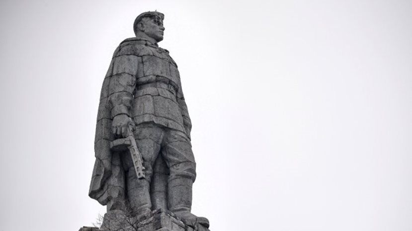 Дневник (Болгария): нет, советская армия не освобождала Восточную Европу