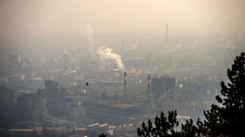 Третий день в крупных городах Болгарии зафиксирован повышенный уровень загрязнения воздуха