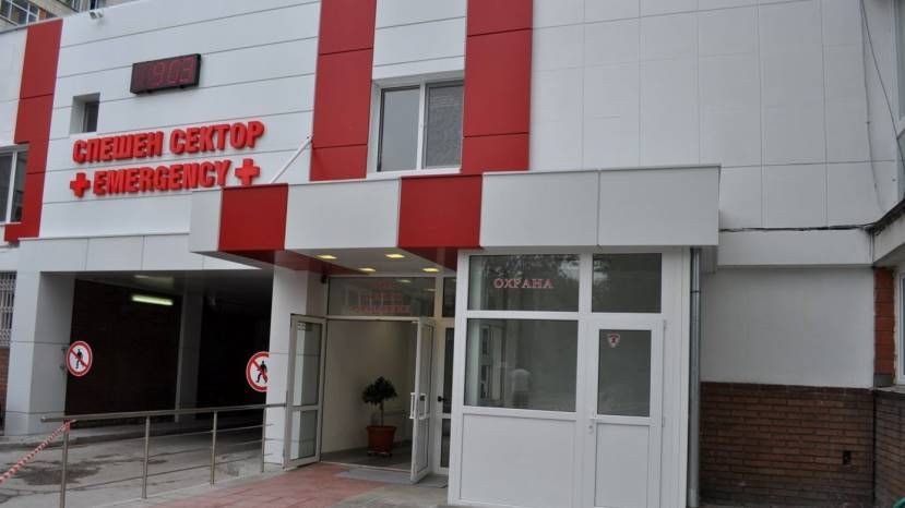 В Болгарии перед больницей скончались два пациента с коронавирусом
