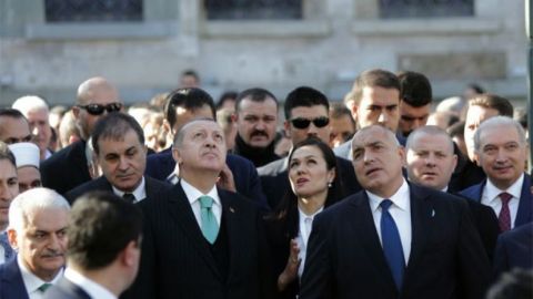 Как преосвещаването на една българска църква в Истанбул доби политически привкус