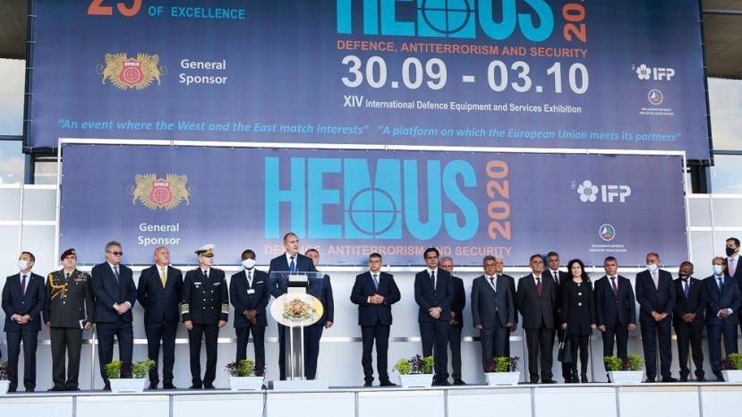 Президент Болгарии открыл 14-ю международную оборонную выставку