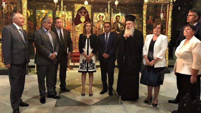 Министър Ангелкова и посланик Макаров посетиха Троянския манастир