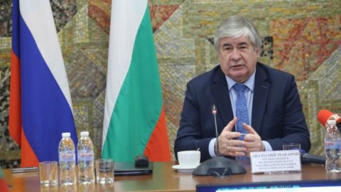 Анатолий Макаров