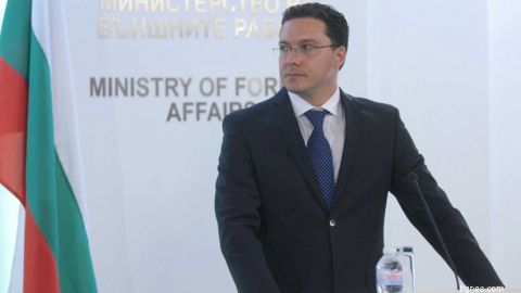 Даниел Митов
