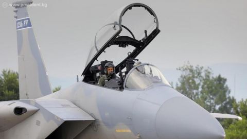 Президент Болгарии полетал на американском истребителе F-15