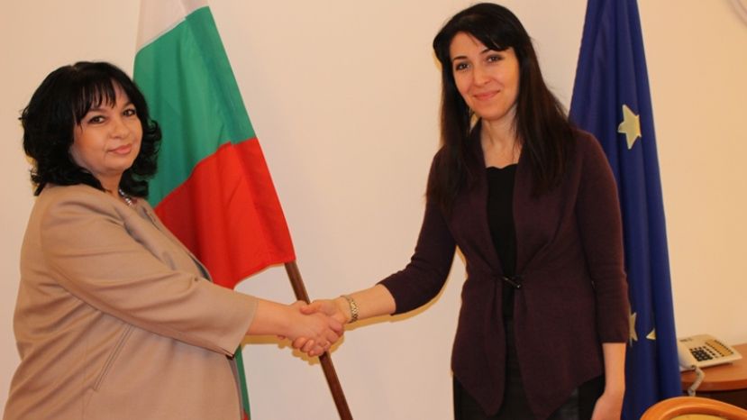 Министр энергетики Болгарии обсудила с послом Азербайджана возможности углубления сотрудничества