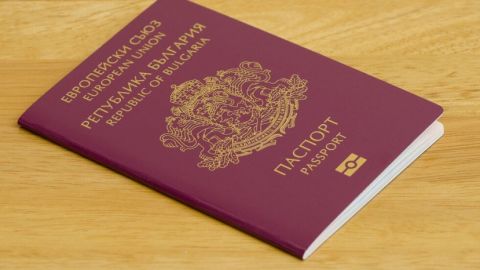 В Болгарии призывают проверить всех иностранцев, получивших „золотые паспорта“